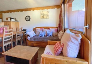 150m from shops, 2nd floor, balcony, tv, ski locker, 35m², Les Menuires