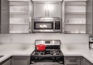 Central Brentwood 1BR w/Pool, near UCLA, San Vicente, by Blueground