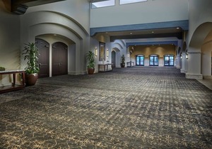 Fun for the Whole Family! 4 Pet-Friendly Units, 5 Pools, Near Golf, Hiking