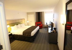 Hidden Gem In Arizona! Modern Queen Bed, Pool, Fitness Center, Parking