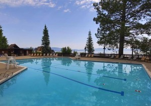 Large Pet Friendly Home- Chamberlands Pool and Beach- One Block from Trails