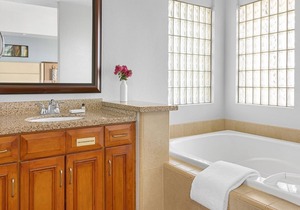 Marriott Desert Springs Villas ll- 2 BEDROOM + 2 BATHS + Full Kitchen SLEEPS 8