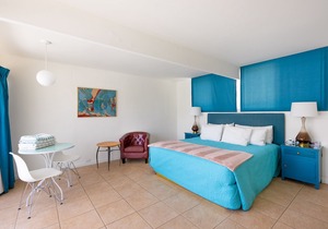 Monkey Tree Hotel 9 by AvantStay | Stylish Hotel in Palm Springs w/Pool!