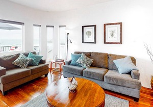 Oceanfront Condo Overlooking Pacific w/Private W/D, Free WiFi, Deck, & Patio