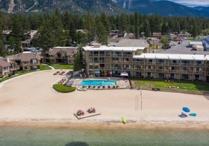 Perfect Beach Getaway! On-site Pool and Picnic Areas, Near Zephyr Cove Beach!