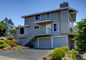 Wonderful Cambria Oceanview Home Within Walking Distance to the Sea