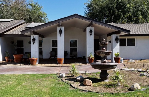 Greenacres House | 1 ACRE FARM HOUSE