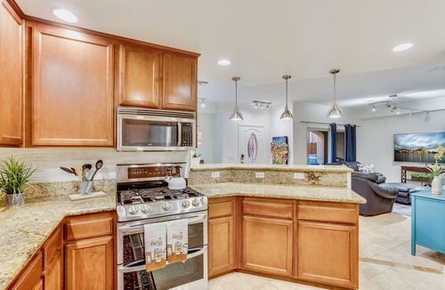 Pacific Beach House | 🏝1 block from beach🏡4 bed/4 bath🏄🏽‍♂️FASTwifi🚴🏽‍♂️A/C🚘Garage📺SMART TVs⛵️