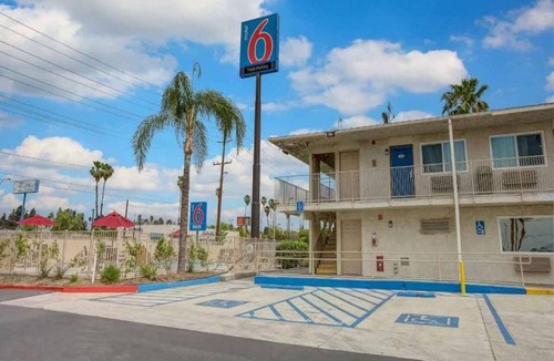 San Bernardino Apartment | 1 Full Bed | ADA/RI Shower