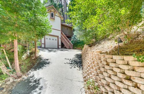 Crestline House | 1 Mi to Lake Gregory! Forest-View Crestline Cabin