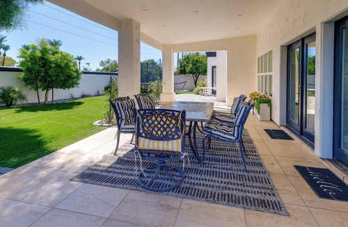 Val Vista Lakes House | 1 Mi to Water Ranch! Family Retreat w/Resort Pool