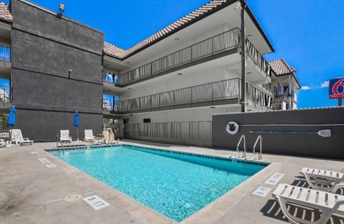 Central Escondido Apartment | 1 Queen Bed | Mini Fridge