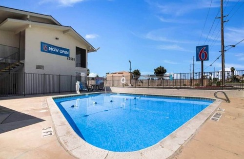 Moreno Valley Apartment | 1 Queen Bed|Non-Smoking,Micfridge