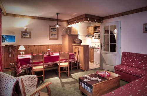 Val-Thorens Apartment | 100m from resort center, balcony, tv, ski locker, 50m², Val Thorens