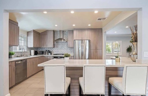 Lake Balboa House | 106 Bright & Modern Home -Gated Salt Water Pool