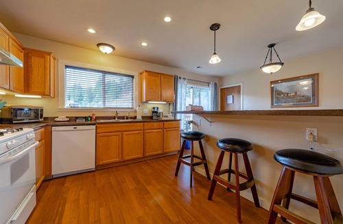 Orick House | 11A Roosevelt Elk Suite at the Meadow Site