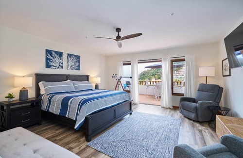 Avalon Condo | 13/46 Fully Remodeled - Street level -2bd/2bath with 6 passenger Golf Cart