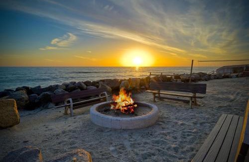South Oceanside House | 1923 S Pacific