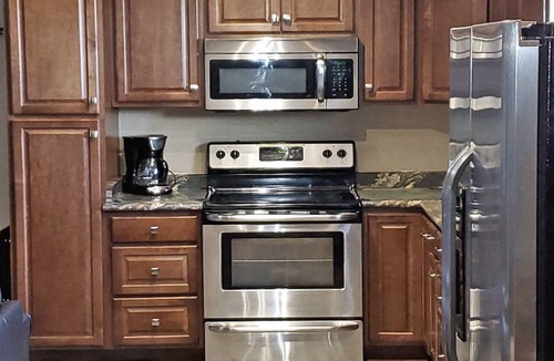 Centerra House | 1940s Sentimental Journey Suite 3 BDR-2BATH 1550 sqft BUDGET friendly