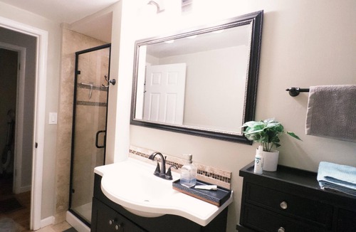 Pleasant Hill House | 1bedroom Guest suite with separate entrance and exit , full kitchen