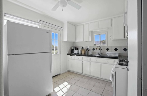 Ontario House | 1BR Guesthouse in Ontario Pet Friendly