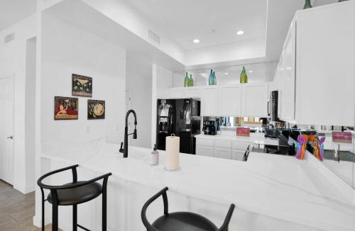 McCormick Ranch House | 1st Flr, Enclosed Patio, Mercado Shops, Walkable