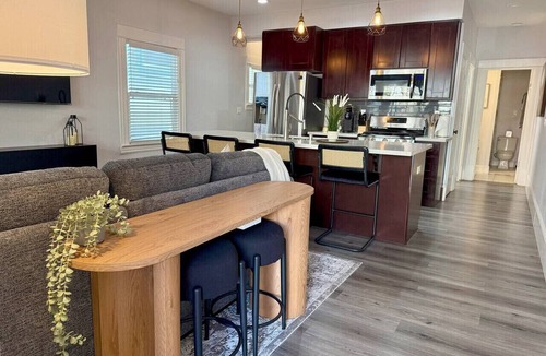 Downtown Sacramento Apartment | 2 BD/2 BA in Historic Downtown Sacramento -Beautiful Backyard, Centrally Located