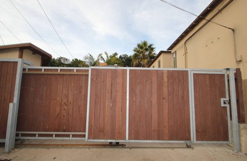 Mission Beach Cottage | 2 Bedroom 1 Bath, Steps Away From Bay, Oceanfront And Lots Of Activities!