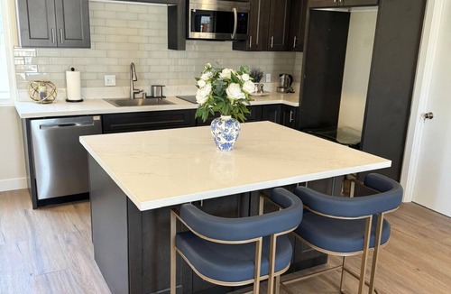 Madrona House | 2 Bedroom 2 Bathroom.1057SqFeet Living, kitchen, Balcony , Clean Bright no pets