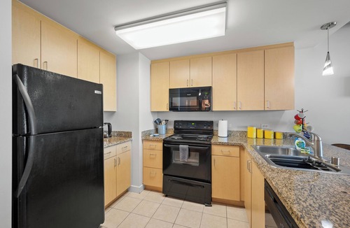 East Village Apartment | 2 bedroom Apartment with Great View in superb San Diego with AC and FREE PARKING