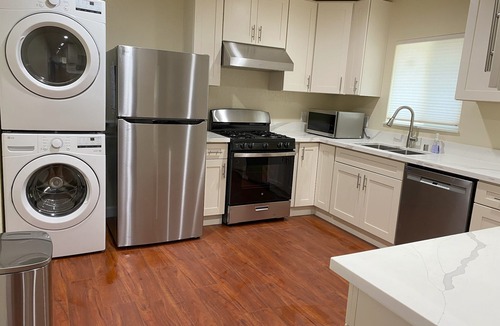 North Oak Park House | 2-bedroom home steps away from UCD Med Center and Aggie Square