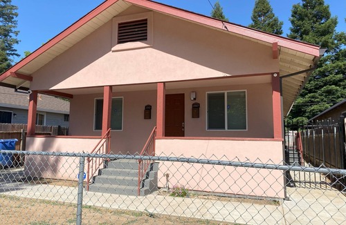 North Oak Park House | 2-bedroom home steps away from UCD Med Center and Aggie Square