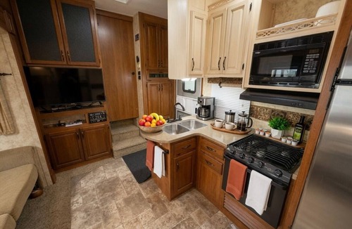 Blythe House | 2-bedroom three AC RV on river front RV Resort at the cove rv resort