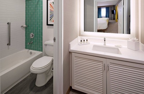 Venice Hotel | 2 Boulevard Mega King Suite at The Kinney Venice Beach!
