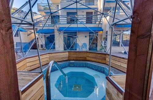 Avalon Hotel | 2 Charming Units Near Descanso Beach – 9 Min Walk to Shore
