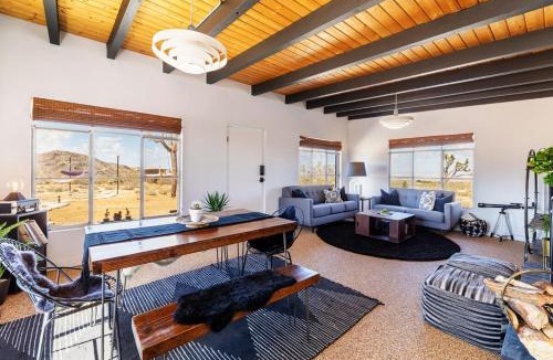 Yucca Valley Apartment | 2 Epic Houses, 10 Acres, Views