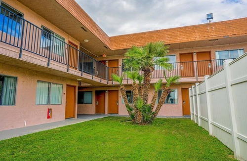 Buttonwillow Apartment | 2 Full Beds Non-Smoking