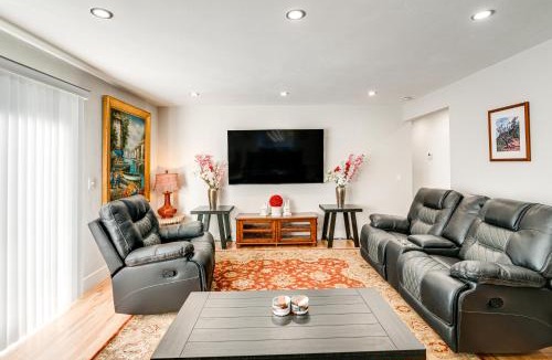 Del Rey Oaks House | 2 Mi to Beach: Home w/Patio in Del Rey Oaks!
