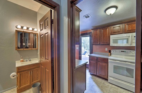 Prescott Cottage | 2 Mi to Courthouse Plaza: Prescott Cottage