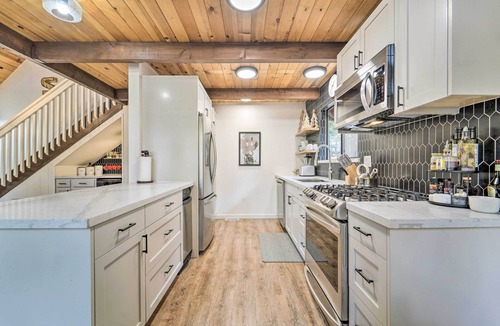 Truckee House | 2 Mi to Tahoe Donner Ski Resort: Forest-View Haven