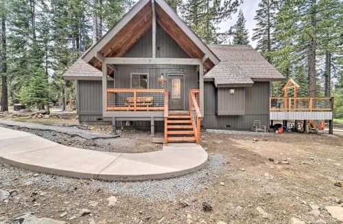 Truckee House | 2 Mi to Tahoe Donner Ski Resort: Forest-View Haven