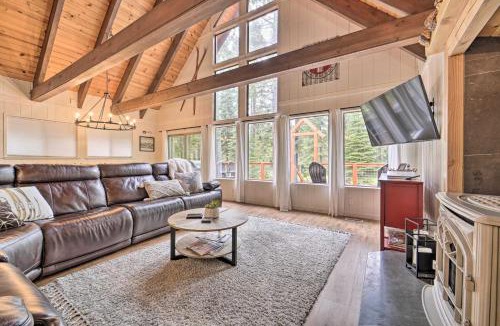 Truckee House | 2 Mi to Tahoe Donner Ski Resort: Forest-View Haven