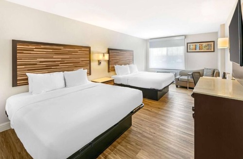 Central Sacramento Hotel | 2 Relaxing Rooms Near Discovery Park – Adventurers Welcome