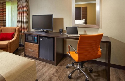 Anaheim Resort Hotel | 2-Unit Stay – Near Disneyland, Anaheim Gardenwalk, Must-See Attractions