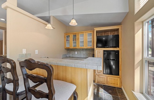 Sloat House | 200 Acres, River Access: 'Feather House' in NorCal