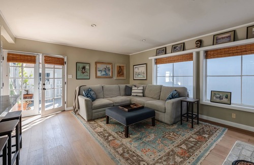 Gas Lamp Section House | 200 Yards to the Beach! Charming/Coastal Furnished Family Stay on Walk-Street!