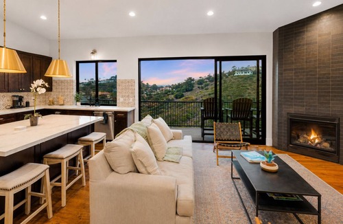 Ventura House | 25% Off Aug 17-19! Perfect 4 Families, W/Jacuzzi*