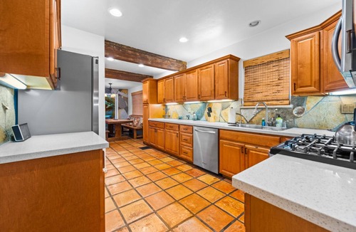 Ventura House | 25% Off Aug 4-6! Perfect For Families, Jacuzzi*