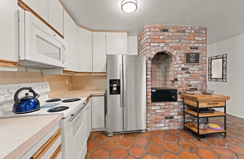 Ventura House | 25% Off August! Full AC, Perfect For Families*