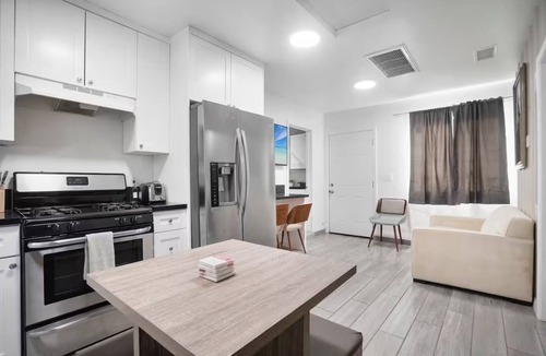 Canyon Country House | 27936 1/2 Camp Plenty ADU